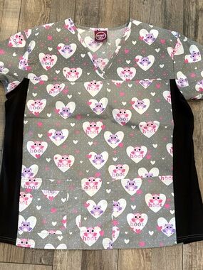 Scrub top